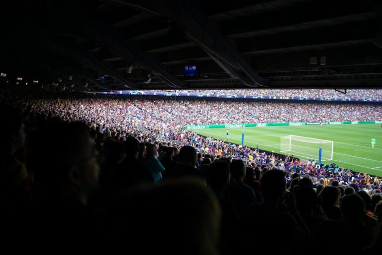 愛媛FCはなぜJ3を席巻できるのか？データが証明する大木武の超攻撃サッカー
